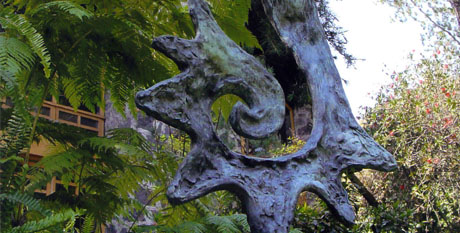 BRONZE ART GALLERY - BRONZE POOL SCULPTURES AND STATUES LET IT GO